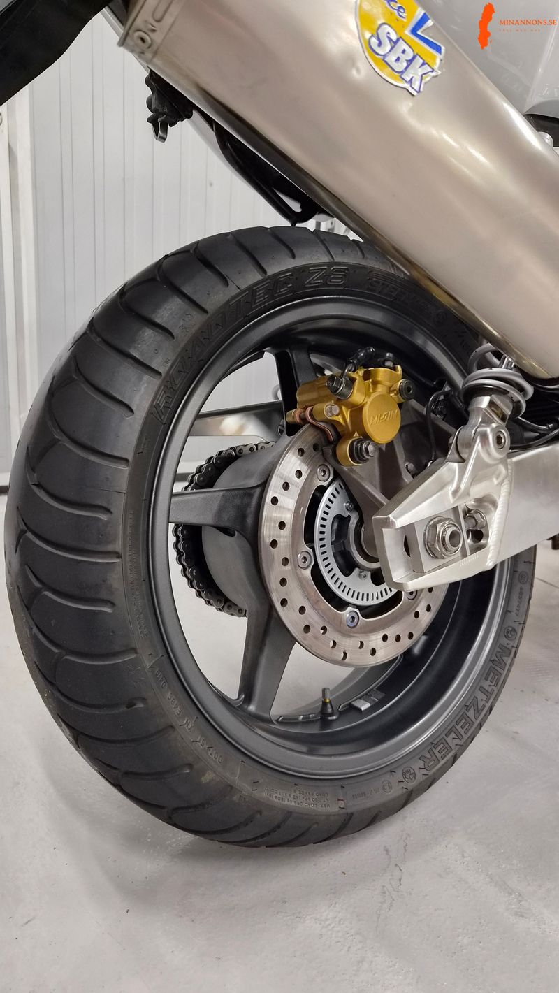 honda-cb1300-2005-endast-2897-mil-nyservad-toppskick