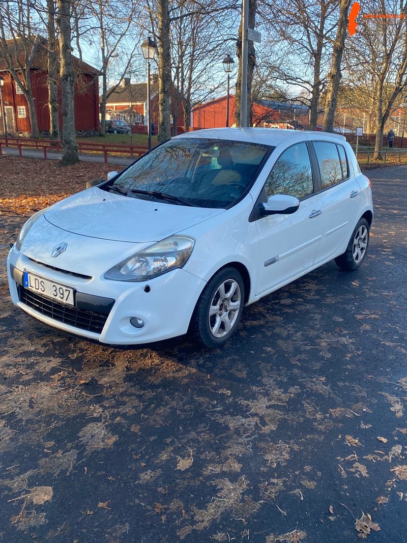 renault-clio-10-saljes-skattad-besiktad