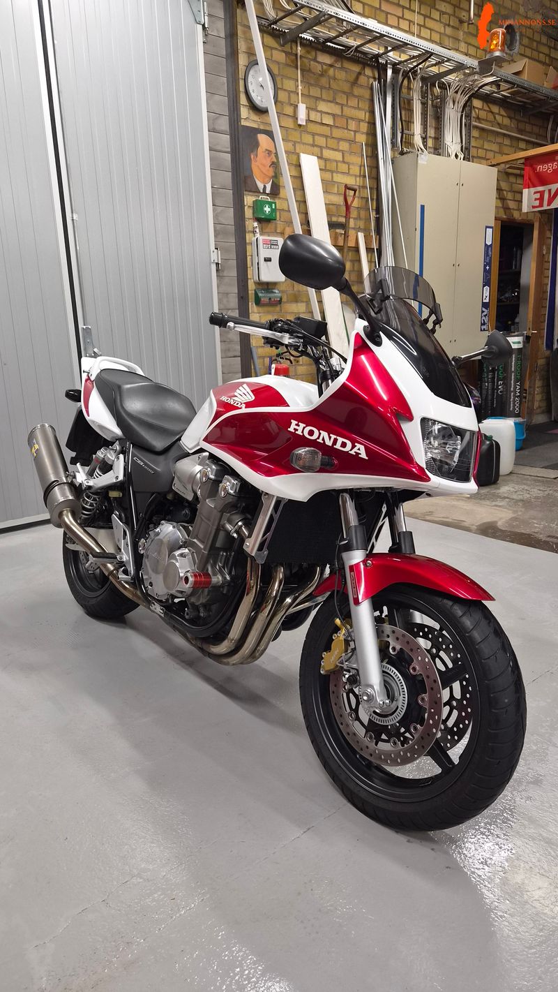 honda-cb1300-2005-endast-2897-mil-nyservad-toppskick