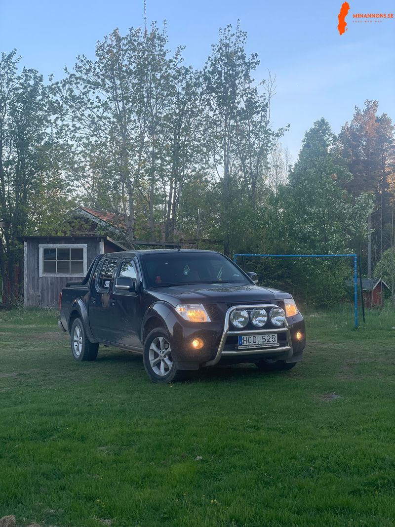 Nissan Navara D40 2011 A Traktor