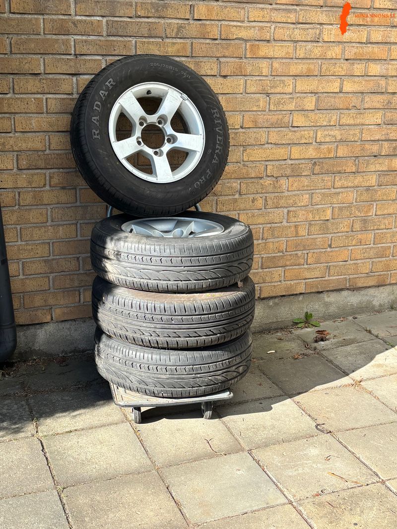 suzuki-jimni-a-traktor