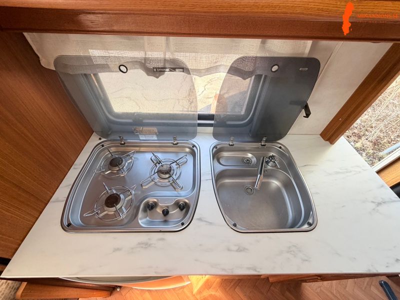 hobby-530-tk-de-luxe-nyare-kokfortalt1991