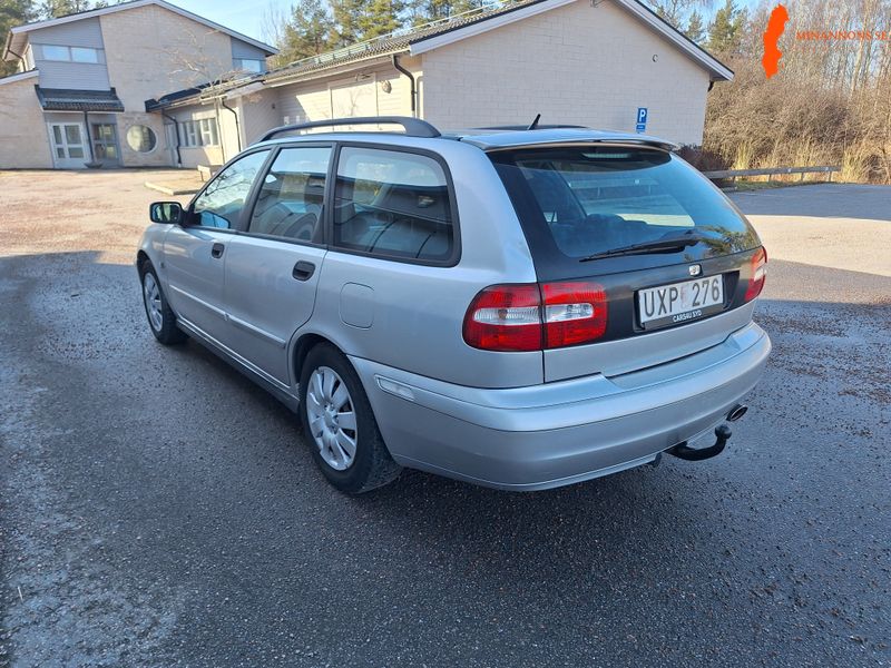 volvo-v40-20t-163hk-nybesiktigad-motorvarmare