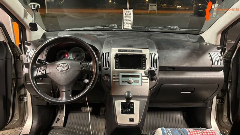 toyota-toyota-corolla-verso-18-vvt-i-fwd
