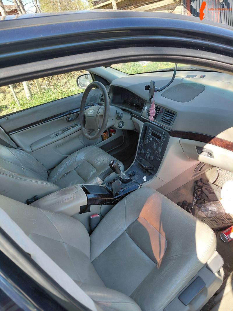 volvo-s80
