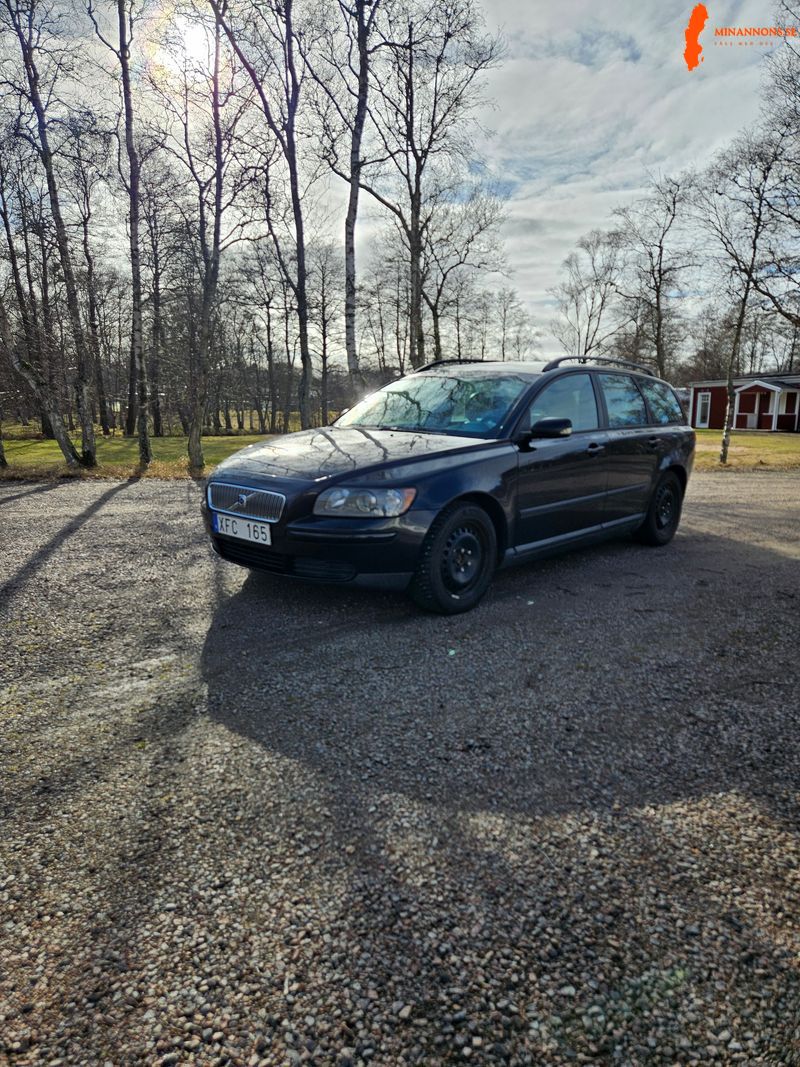 volvo-v50-24i-nybesiktad-och-nyservad