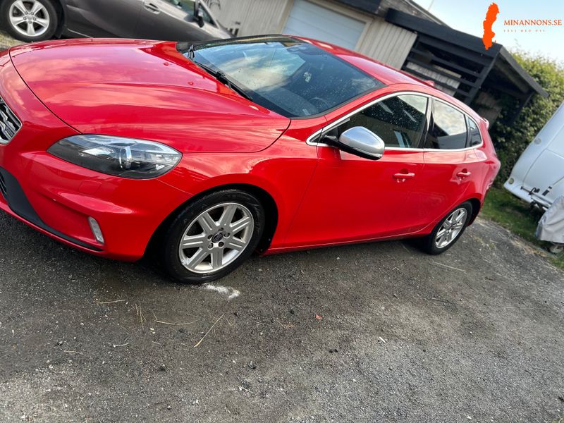 volvo-v40