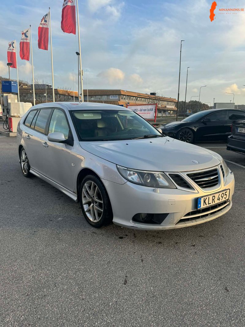 saab-9-3-vector-20t-biopower-175hk-nybesiktigad-dragkrok-sommar-vinterhjul