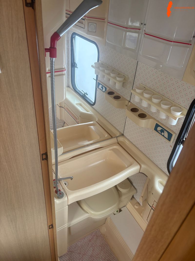 adria-forma-620-barnkammare-nybesiktigad1agare1990duschfortalt