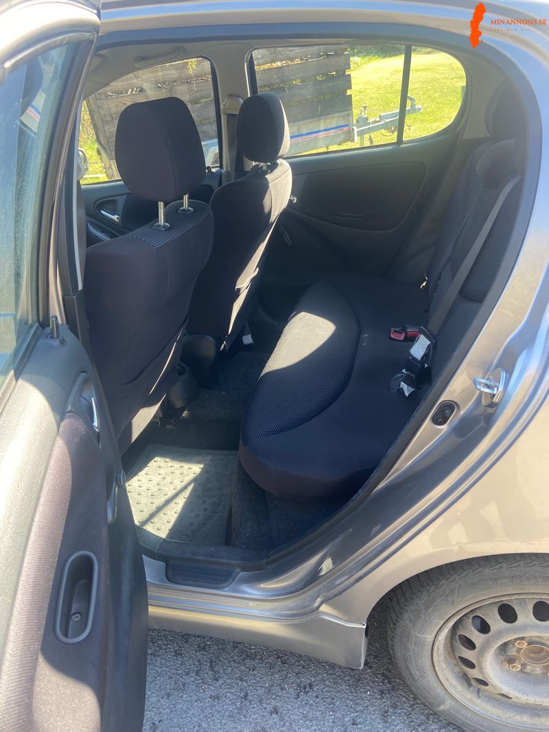 toyota-toyota-yaris-15-16v