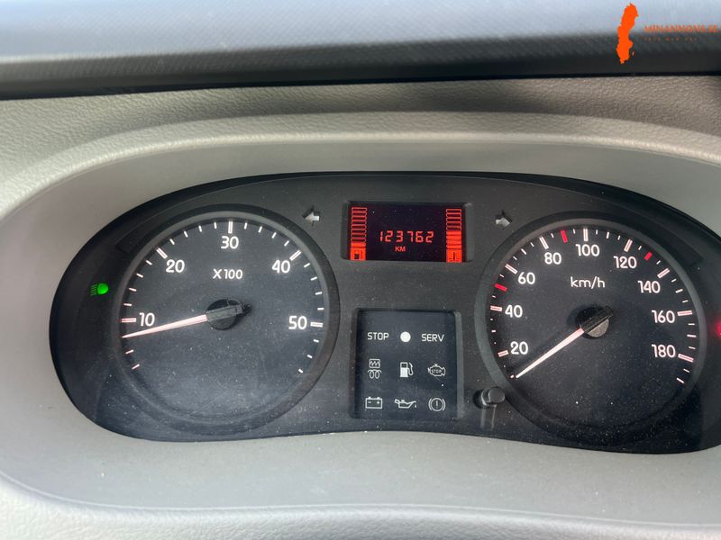 renault-master-ii-30-dci-140-136hk-2005