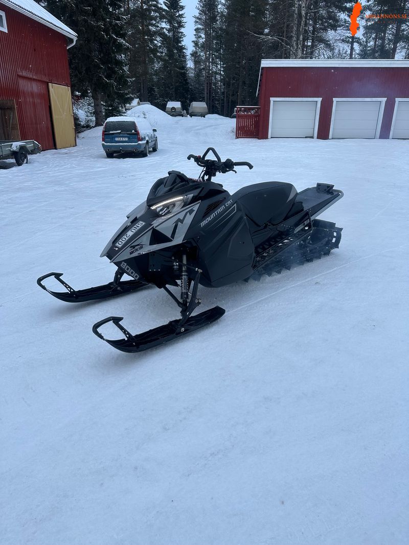 arctic-cat-m8000-2019
