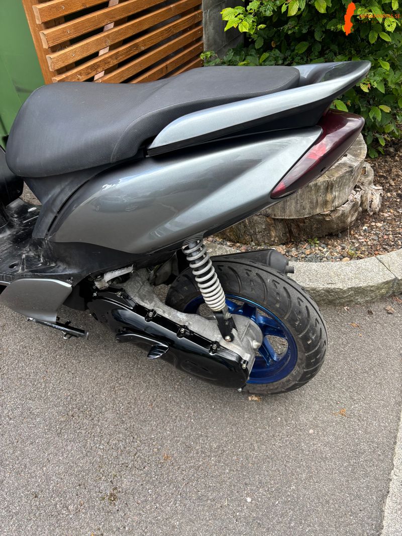 yamaha-jog-r-2005