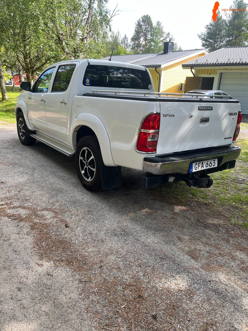 toyota-toyota-hilux-d-cab-30-d-4d-4wd