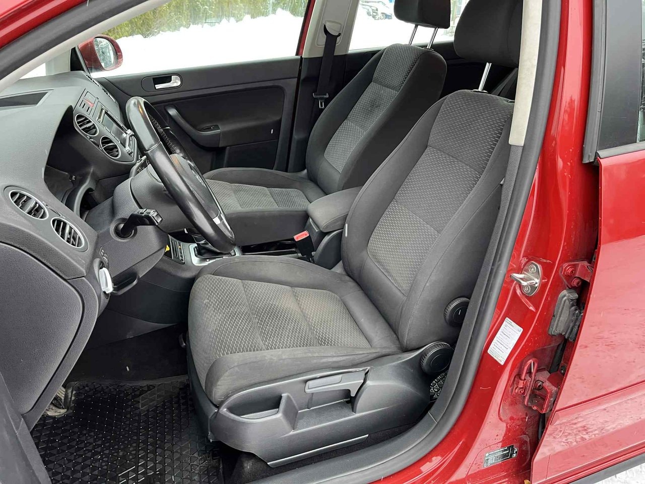 volkswagen-golf-plus-16-tdi-dpf-bmt-dsg-sekventiell