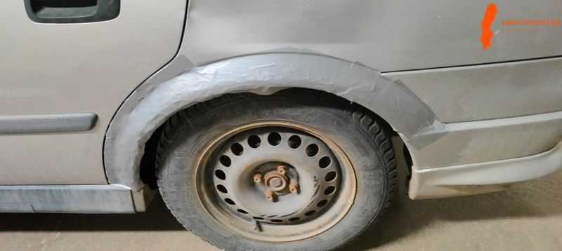 en-prisvard-bil-med-dubbelkommando-for-ovningskorning