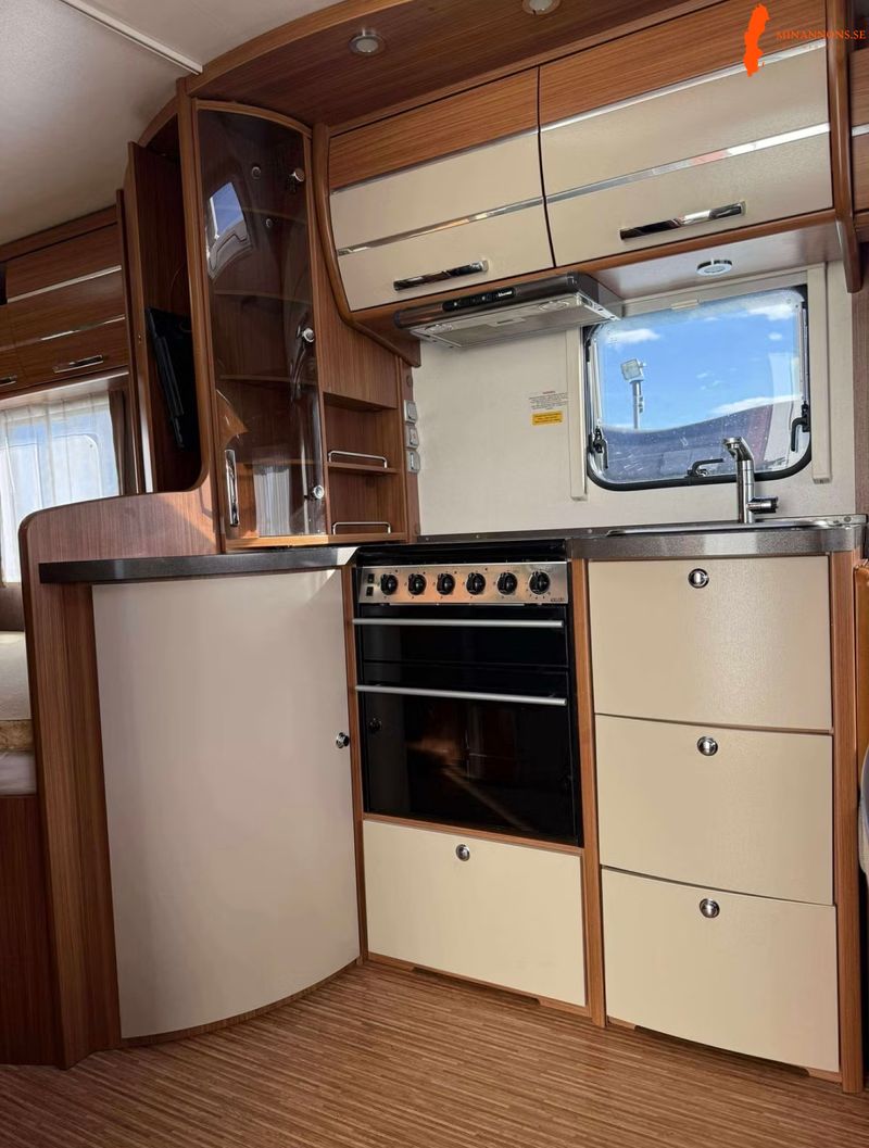 adria-alpina-743-uk-2011