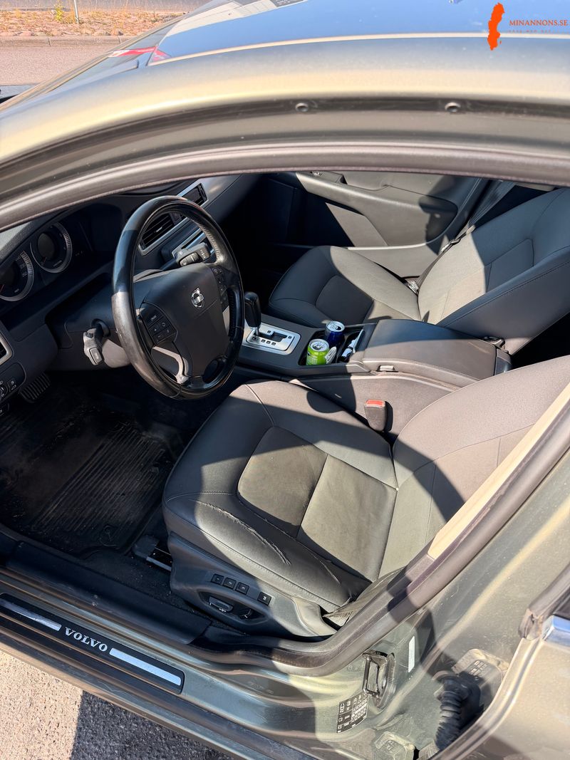 volvo-s80