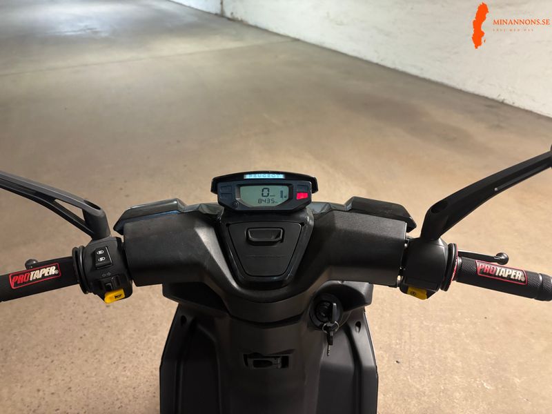 peugeot-speedfight-4-eu-moped-2017