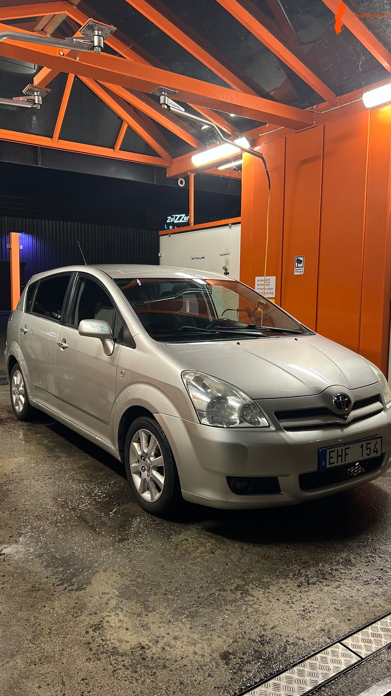 toyota-toyota-corolla-verso-18-vvt-i-fwd