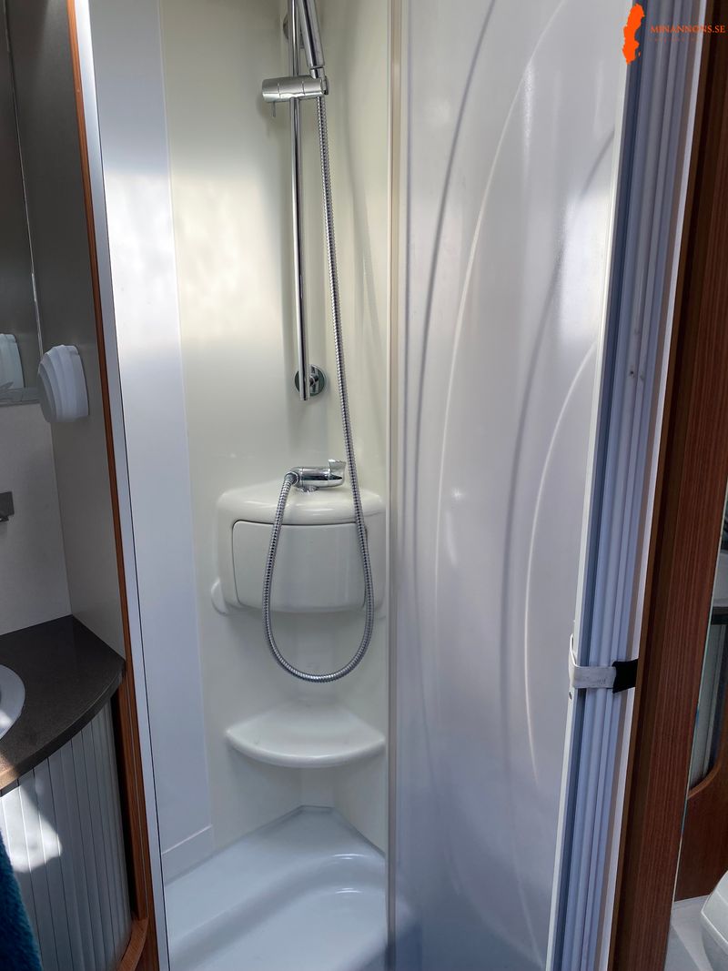 adria-coral-s670sl-2011