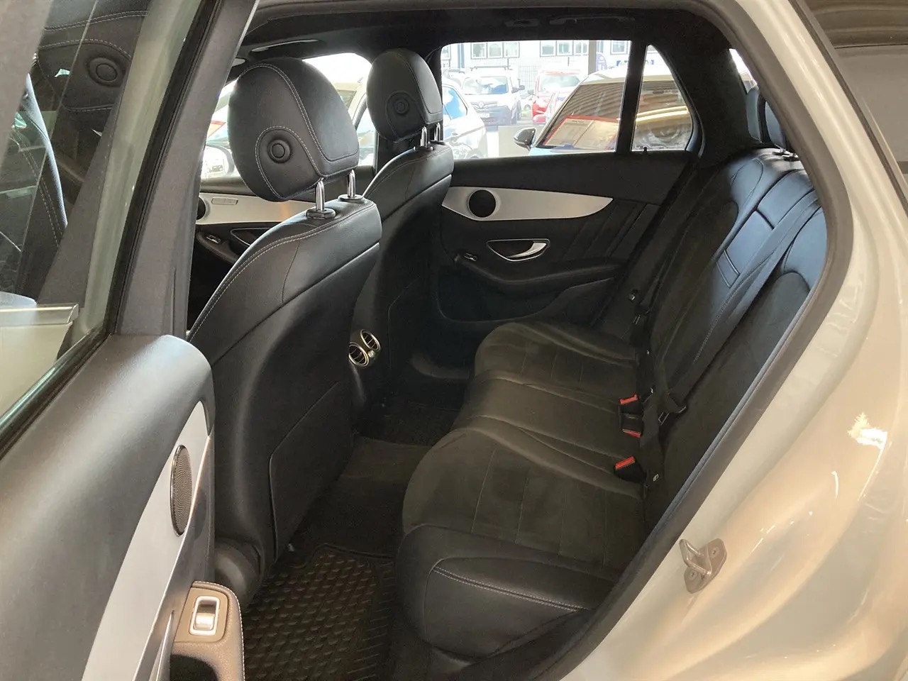 mercedes-benz-glc-220-d-4matic-9g-tronic