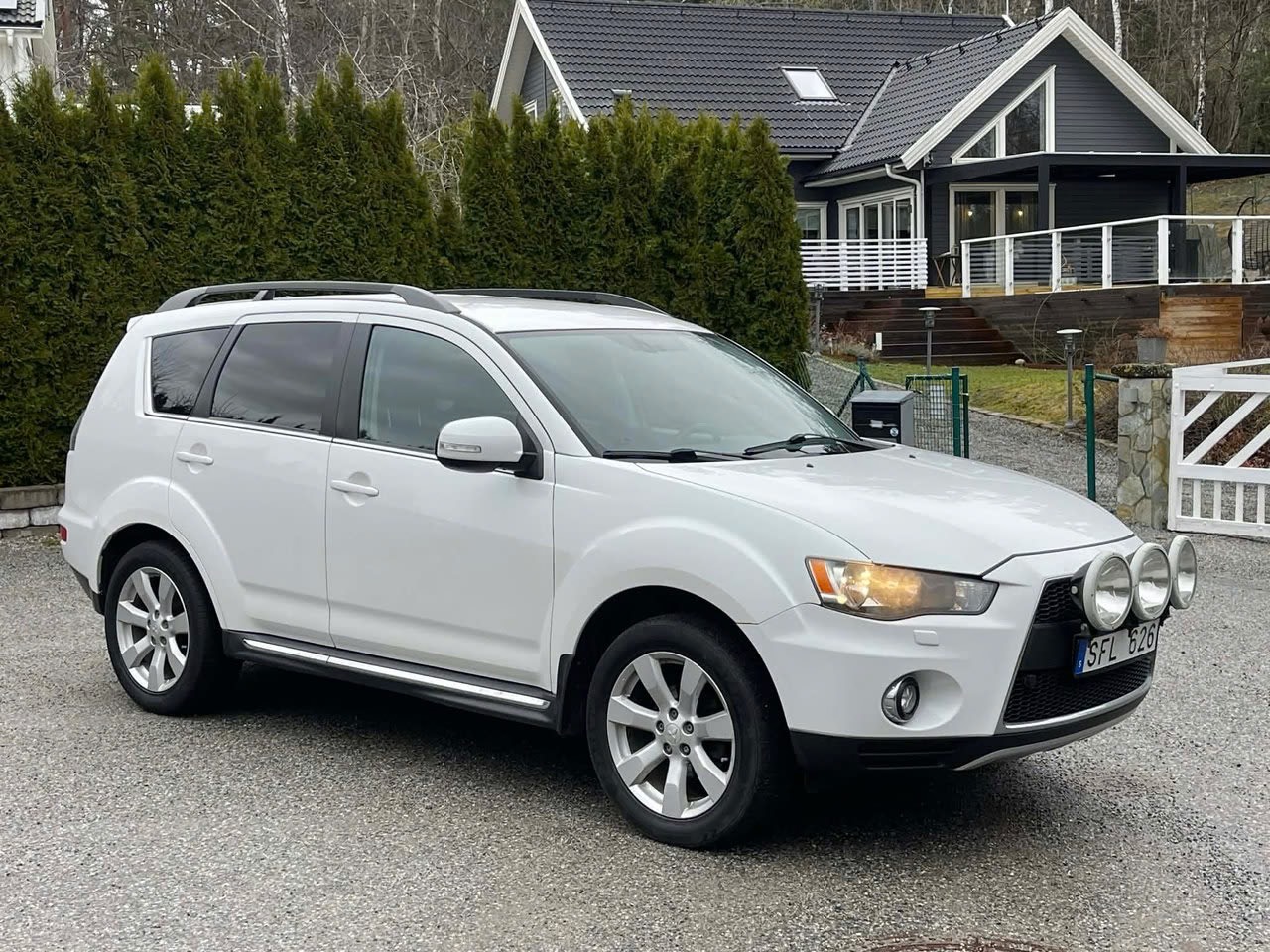 mitsubishi-outlander-5-seater-24-mivec-flexifuel-awc-invecs-iii-cvt