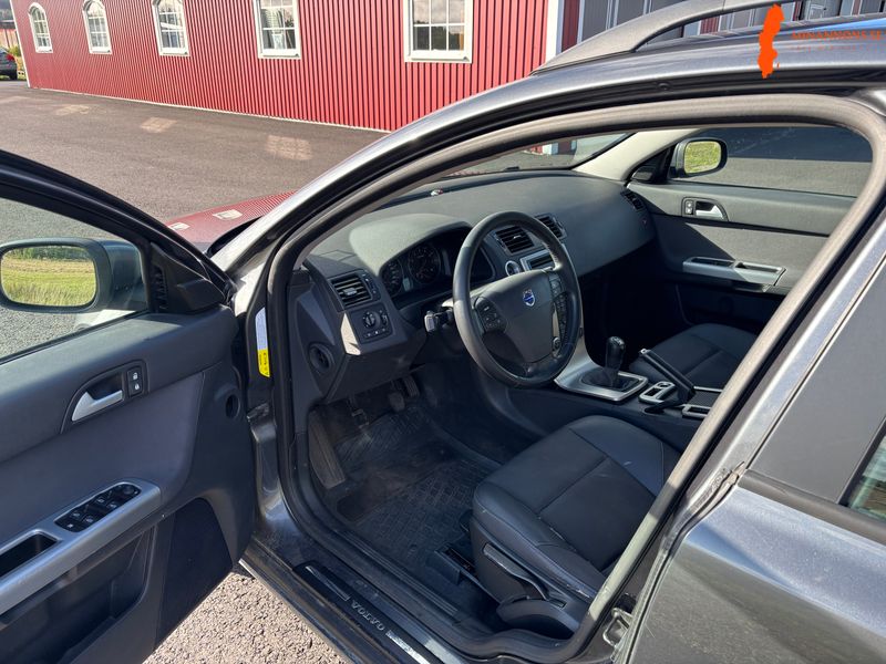 volvo-volvo-m-v50-t5-25-fwd
