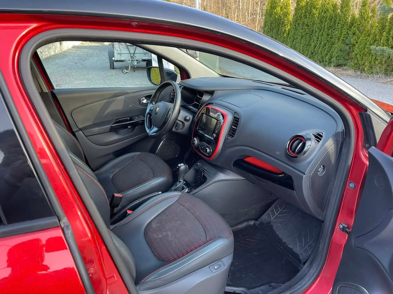 renault-captur-12-tce-edc