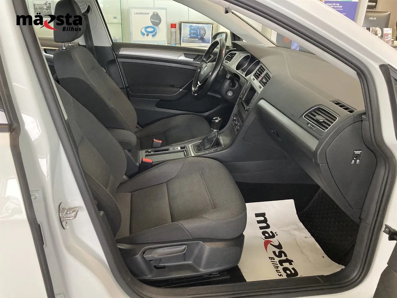 volkswagen-golf-sportscombi-16-tdi-dpf-bluemotion-manuell-110hk-2016