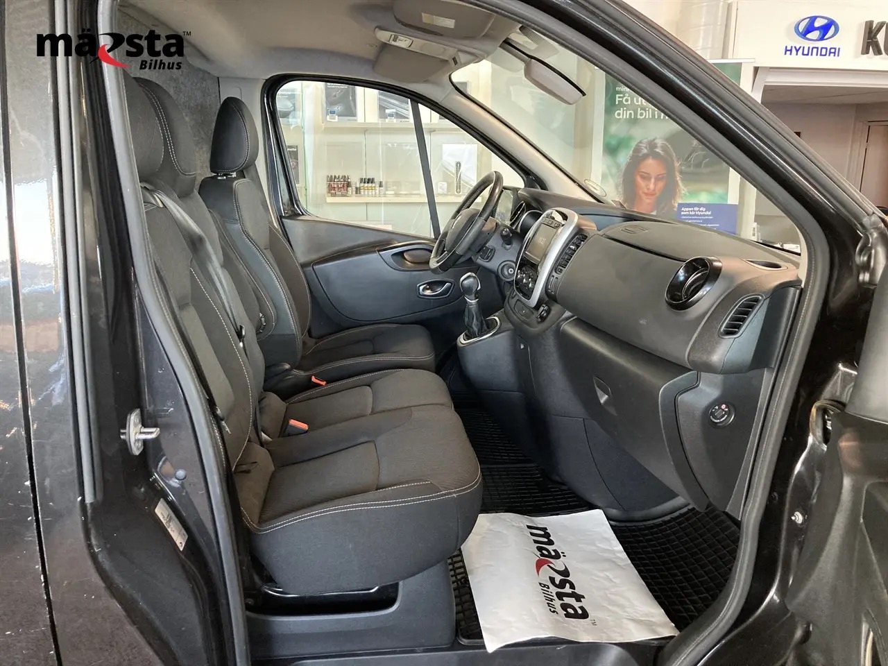 renault-trafic-skapbil-28t-20-dci-edc