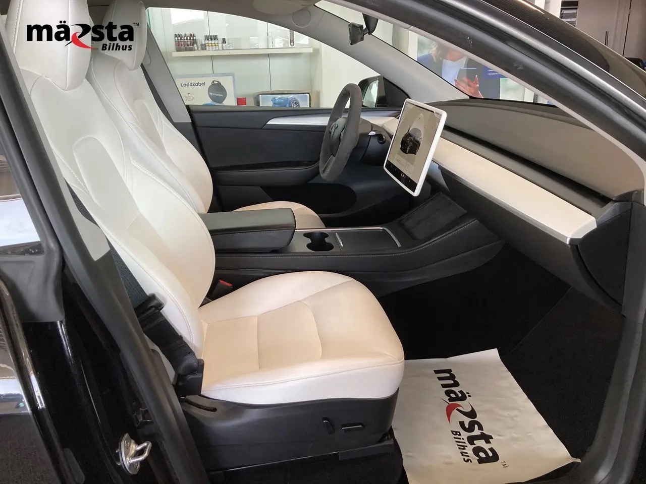 tesla-model-y-standard-range-rwd