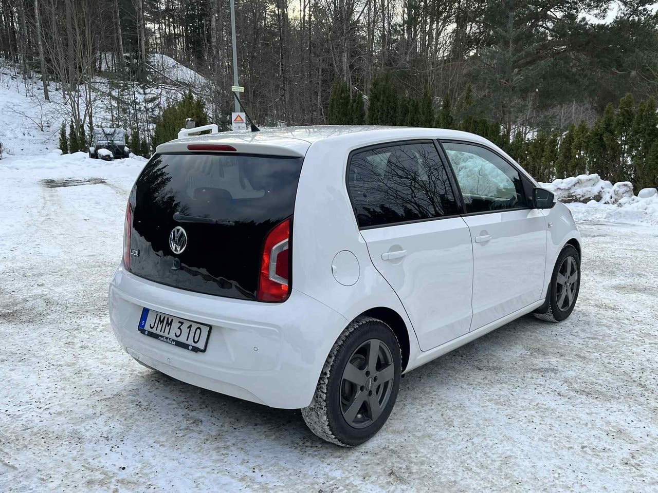 volkswagen-up-5-dorrar-10-mpi