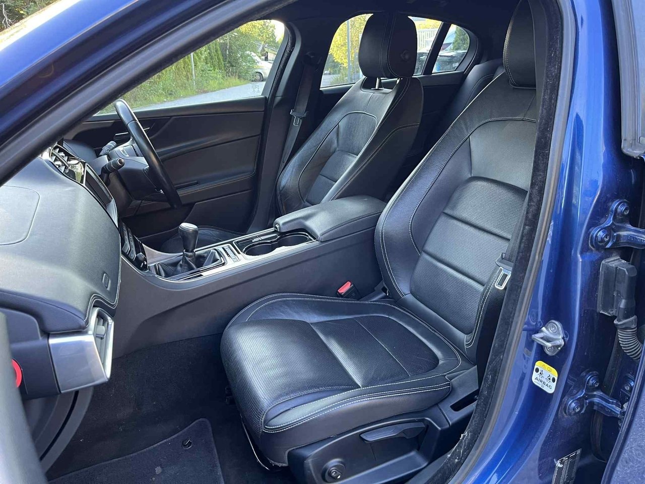 jaguar-xe-e-performance-manuell-163hk-2016