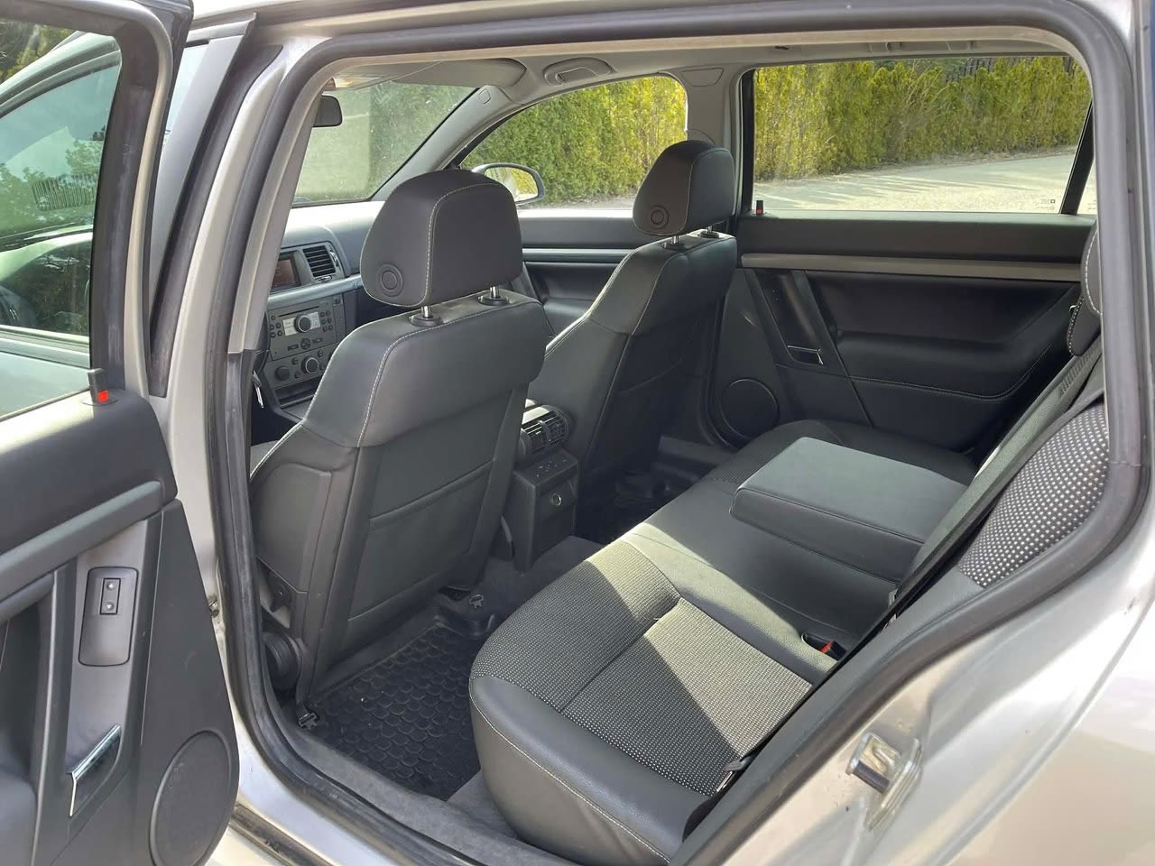 opel-vectra-caravan-19-cdti