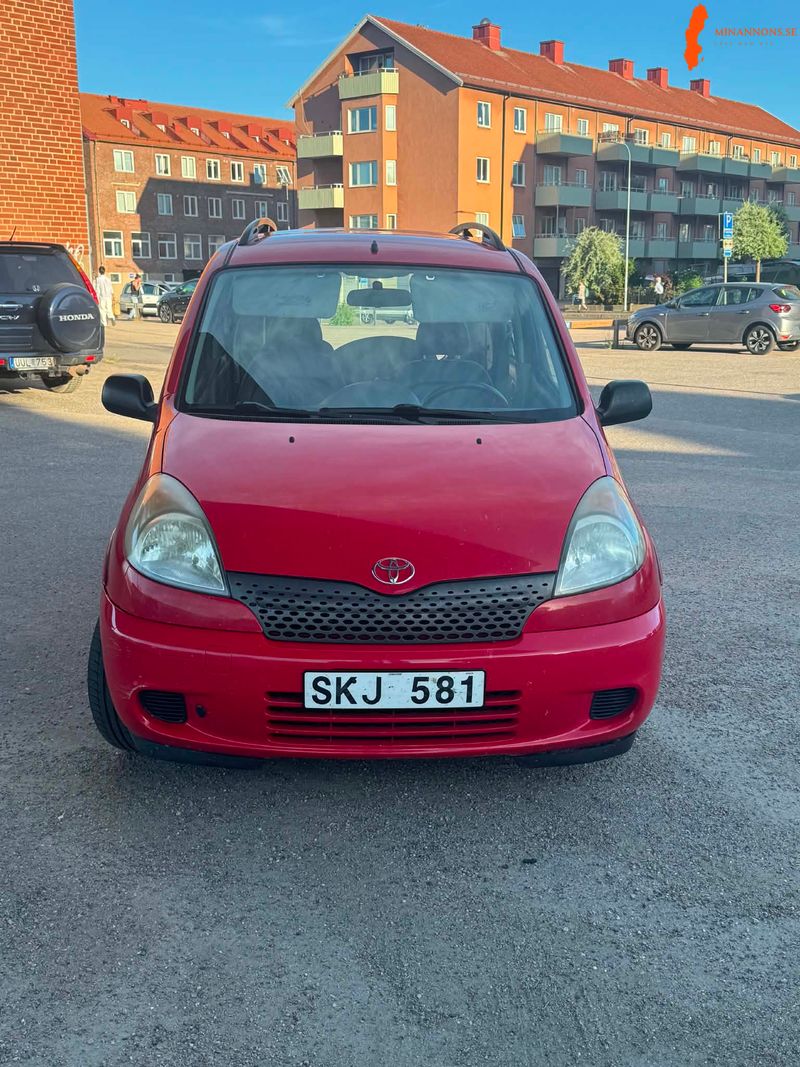 toyota-toyota-yaris-verso-13l