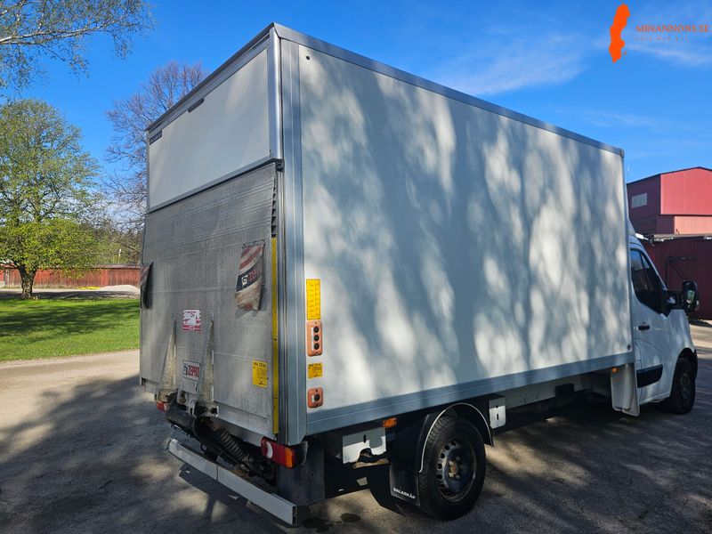 nissan-nv400