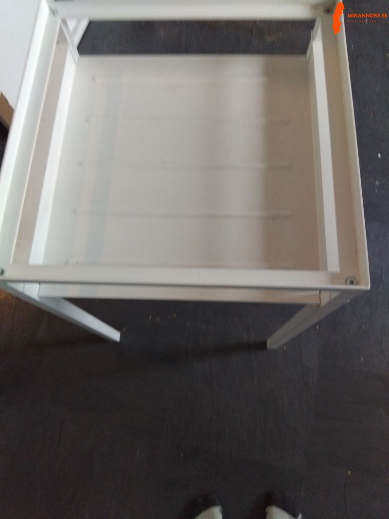 sangbord-med-forvaring