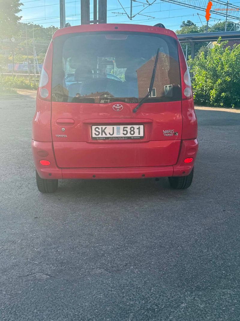 toyota-toyota-yaris-verso-13l