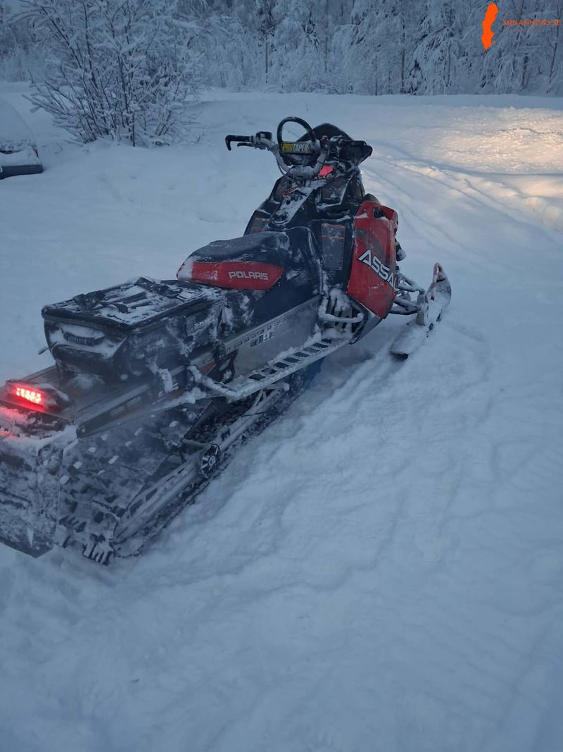 polaris-rmk-800-assault-14