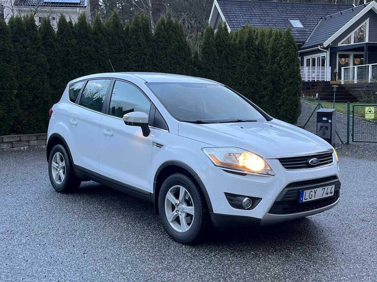 ford-kuga-20-tdci-awd-powershift