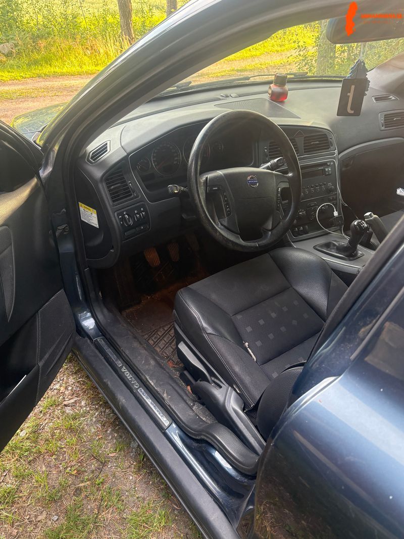 volvo-v70-2005