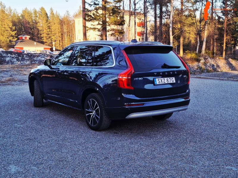 volvo-xc90-b5-momentum-awd
