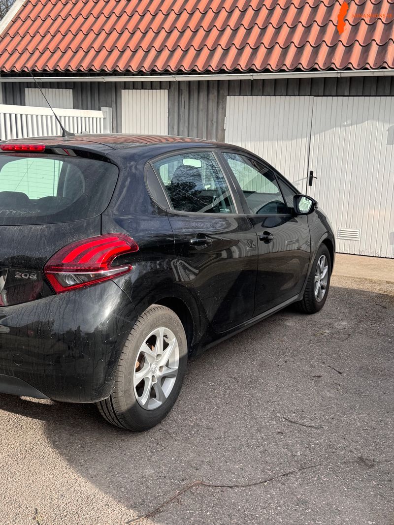 peugeot-208-2014