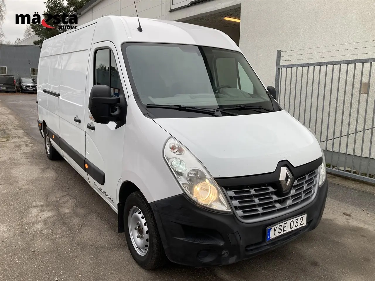 renault-master-35-t-23-dci