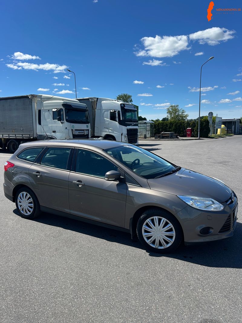 ford-focus-10t-ecoboost-fwd