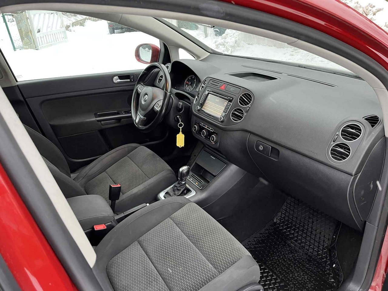 volkswagen-golf-plus-16-tdi-dpf-bmt-dsg-sekventiell