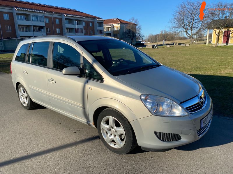 Opel zafira 1,8 mycket välskött bil endast 1 ägare