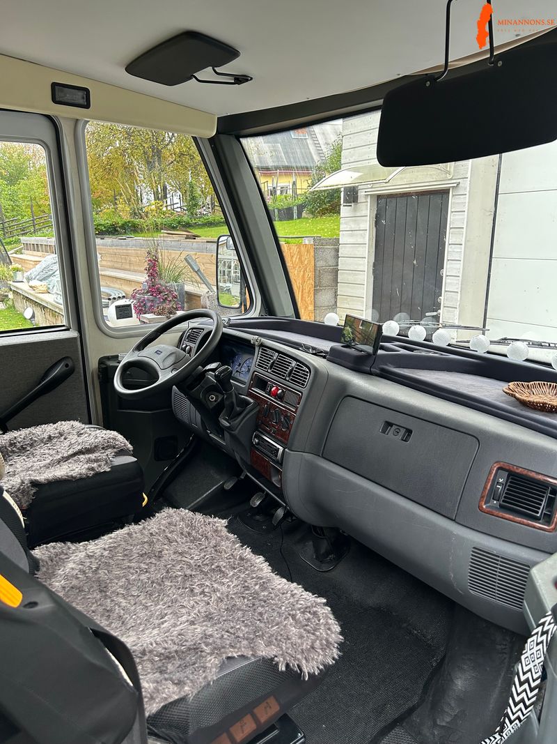 husbil-saljes-for-den-stora-familjen-euramobil-integra-810eb